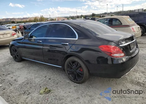 2017 Mercedes-Benz C 300 z USA, uszkodzony, nr VIN 55SWF4JB6HU190608
